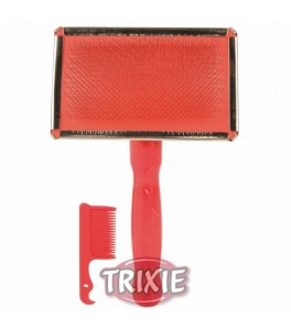 Trixie Carda, con peine simple